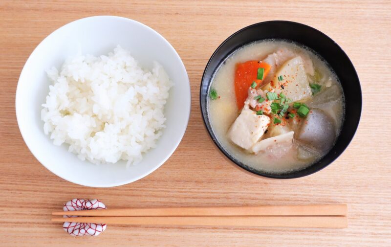 目からうろこ！STAUBご飯をオーブンで炊く。オーブンで炊飯するメリットもご紹介。